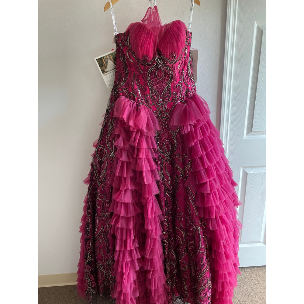 Women's La Reina Halter Quinceanera Size 12 in Berry/Black